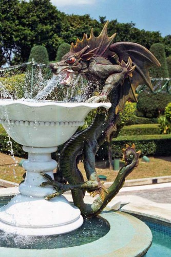 Dragon Fountain - Sentosa - Singapore