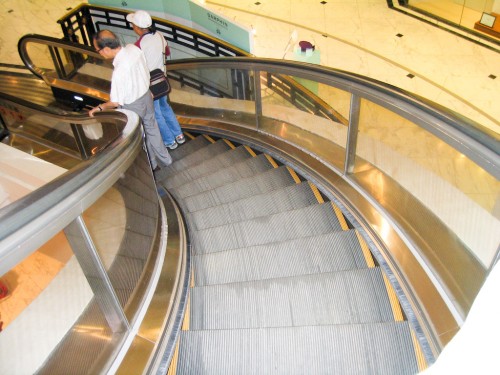 Curved Escalators!!